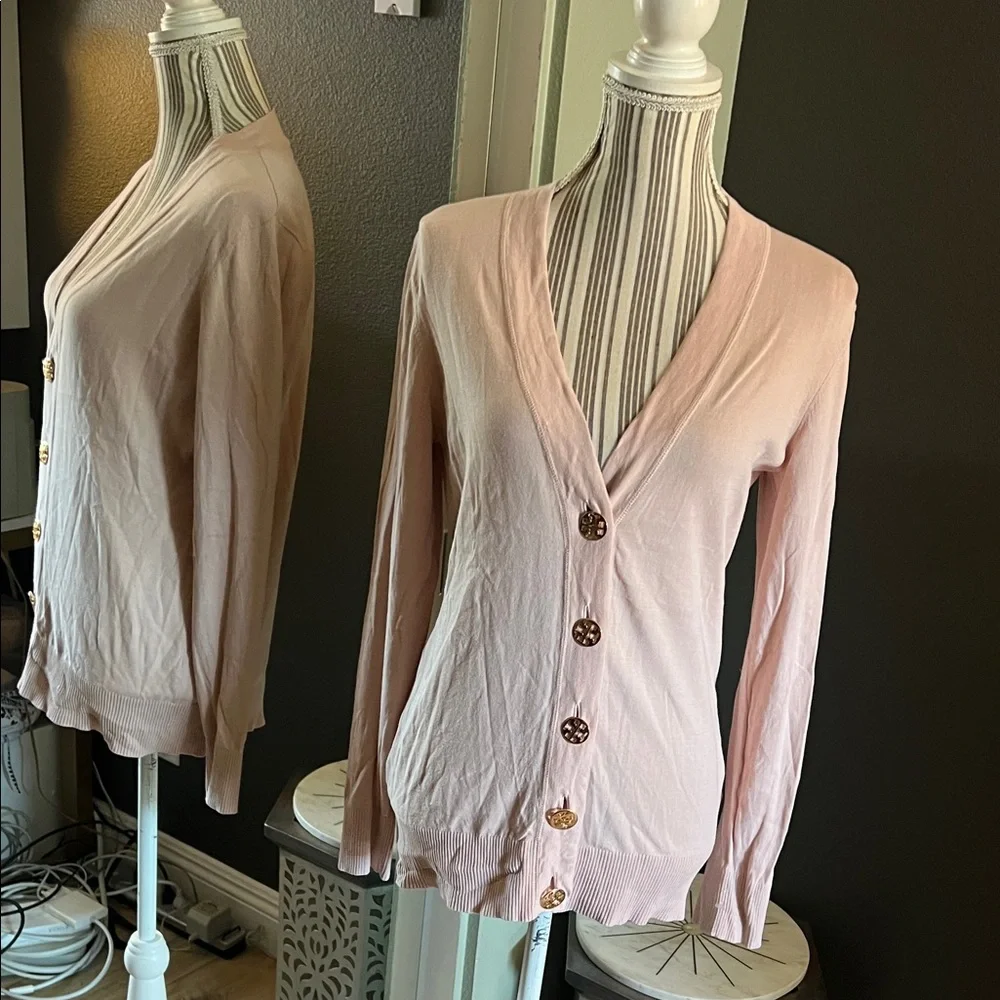 🛑 1 hour sale. Tory Burch, Large, Rose Light Pink Cardigan w: gold T buttons - Picture 3 of 8